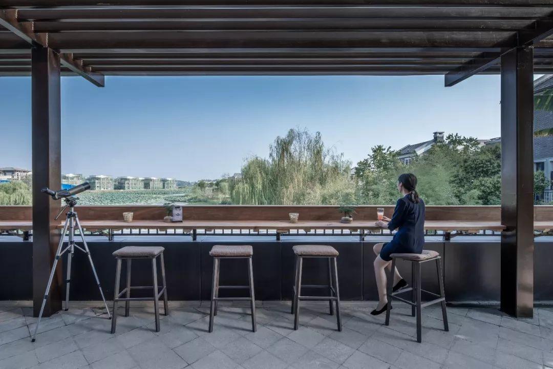 最新房产动态,与自然美景的旅行邂逅,寻求内心平和与宁静的居所