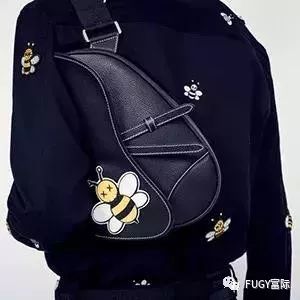 最新款男包,拥抱变化,自信成就梦想之旅的时尚之选