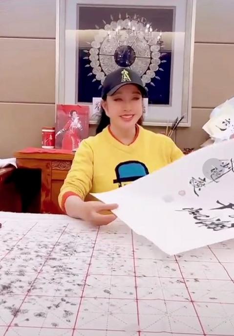 揪脖子最新视频,引领潮流的高科技产品介绍