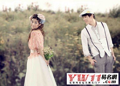 QQ情侣网名2017最新版精选,小巷秘密花园的爱恋