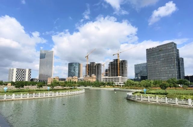莘庄新貌，变化中的力量与自信成就之源