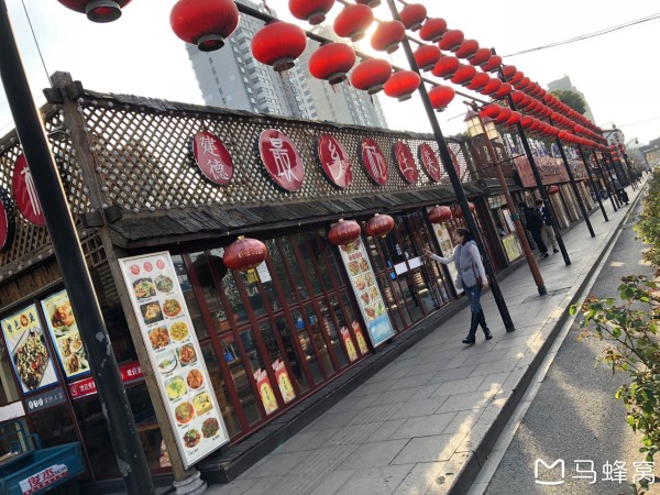 锌最新动态,小巷深处的锌味独特小店