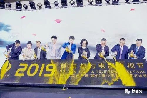 公务员加薪最新动态,科技红利助力,品质生活扬帆起航!