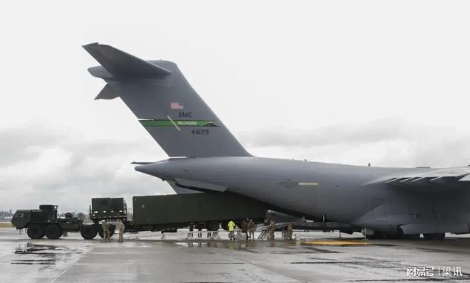 中国海军最新动态,小巷深处的蔚蓝力量与美食魅力