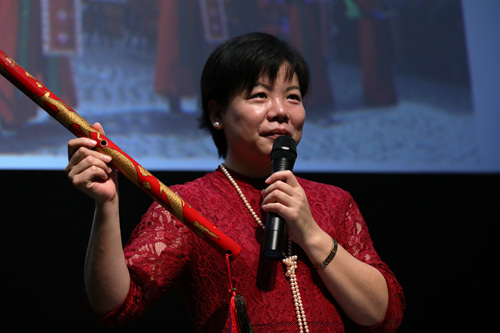 河南豫剧演员遇上科技革新，传统与现代艺术的完美融合之旅