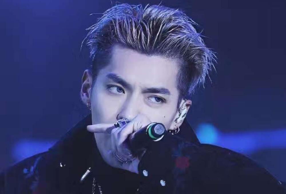 MCM明星璀璨之旅,探索现代娱乐圈新星之路