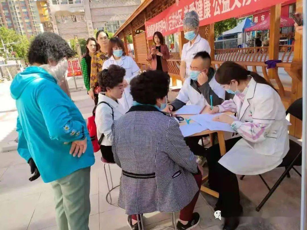 孩子与电视的奇妙日常，情感纽带之旅的温馨瞬间