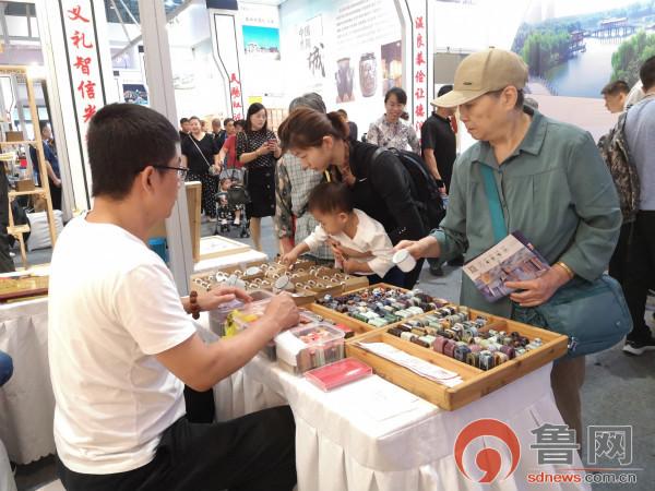六和彩资料有哪些网址可以看,数据导向程序解析_创意版57.460