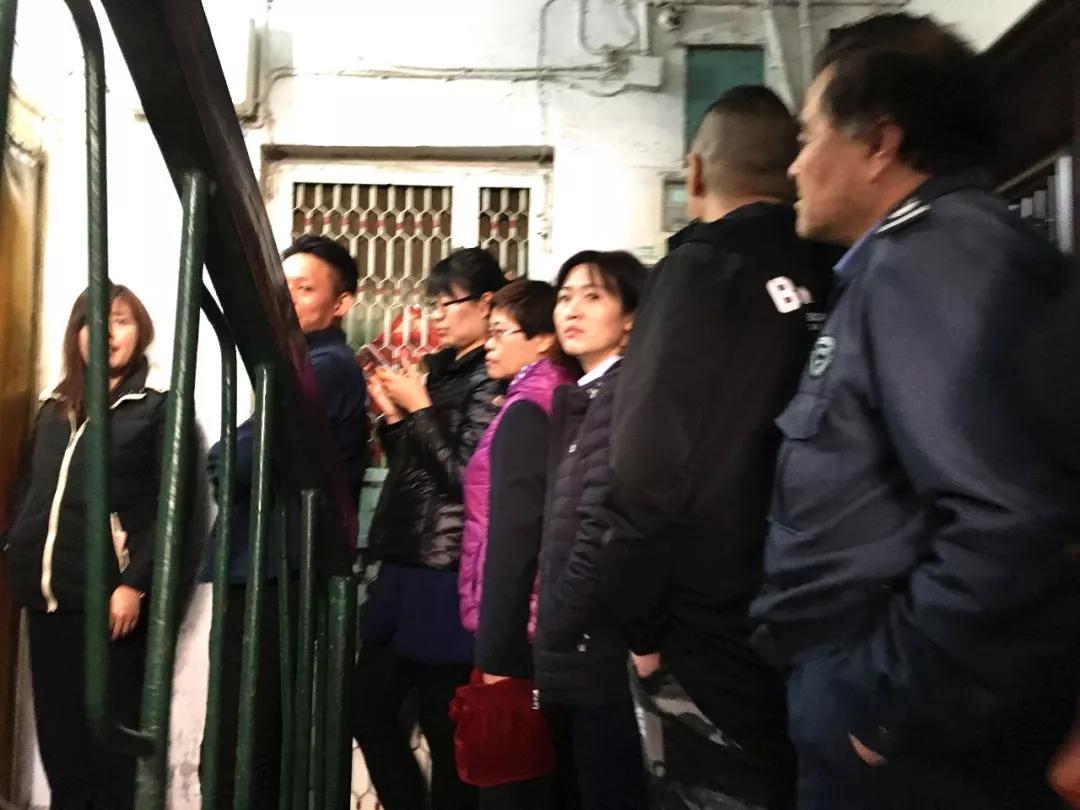 最新中小学资讯探秘，小巷深处的特色小店故事