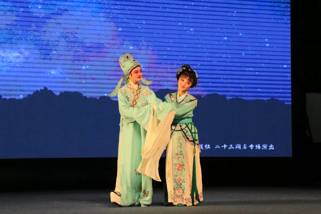 黄梅戏演员周源源，璀璨戏路上的闪耀星辰