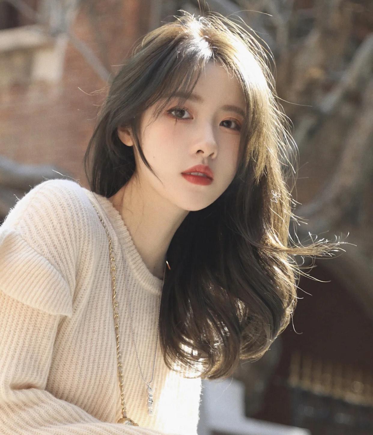 最新发型图片女,时尚潮流多元展现的魅力风采