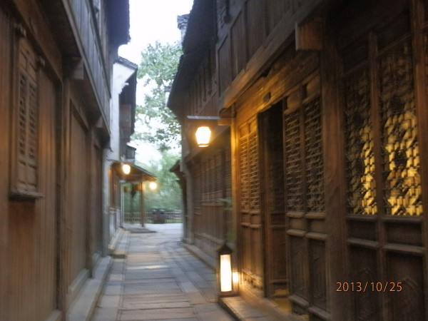 两岸最新消息揭秘,小巷深处的独特风味美食宝藏探索