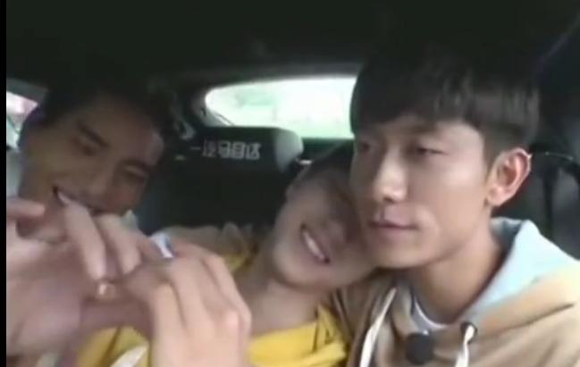 王俊凯最新视频,日常温馨瞬间与友情见证