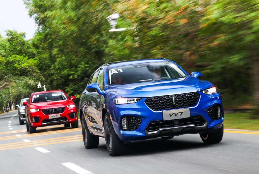 最新款SUV汽车,自然美景的探索之旅