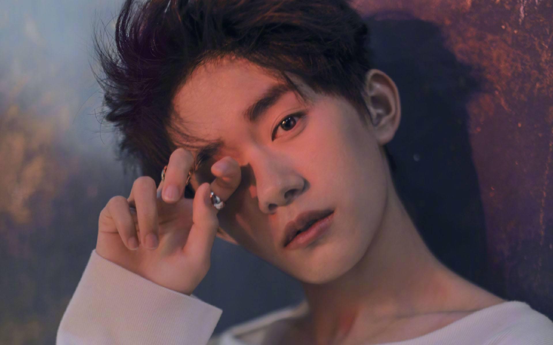 王源最新照片,科技潮流新星,展现前沿生活艺术风采