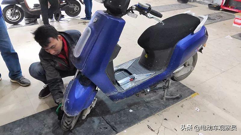 台铃最新款电动车，小巷中的骑行魅力探索