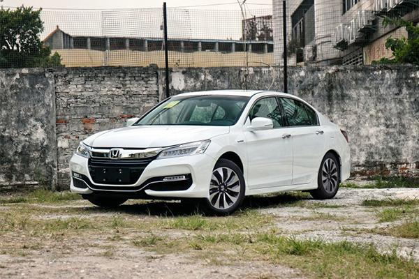 最新款本田雅阁,家的温馨与友情的纽带展现风采